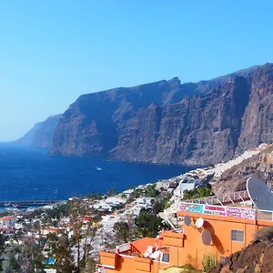 https://apartamento-con-vista-los-gigantes.tenerifehoteles.net