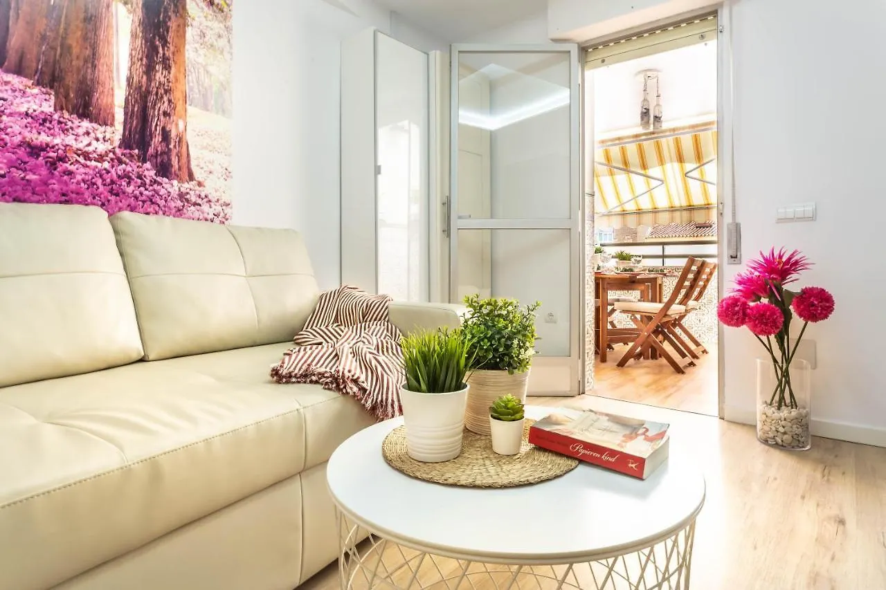 Blue & Red By Sol Maestranza Apartment Malaga