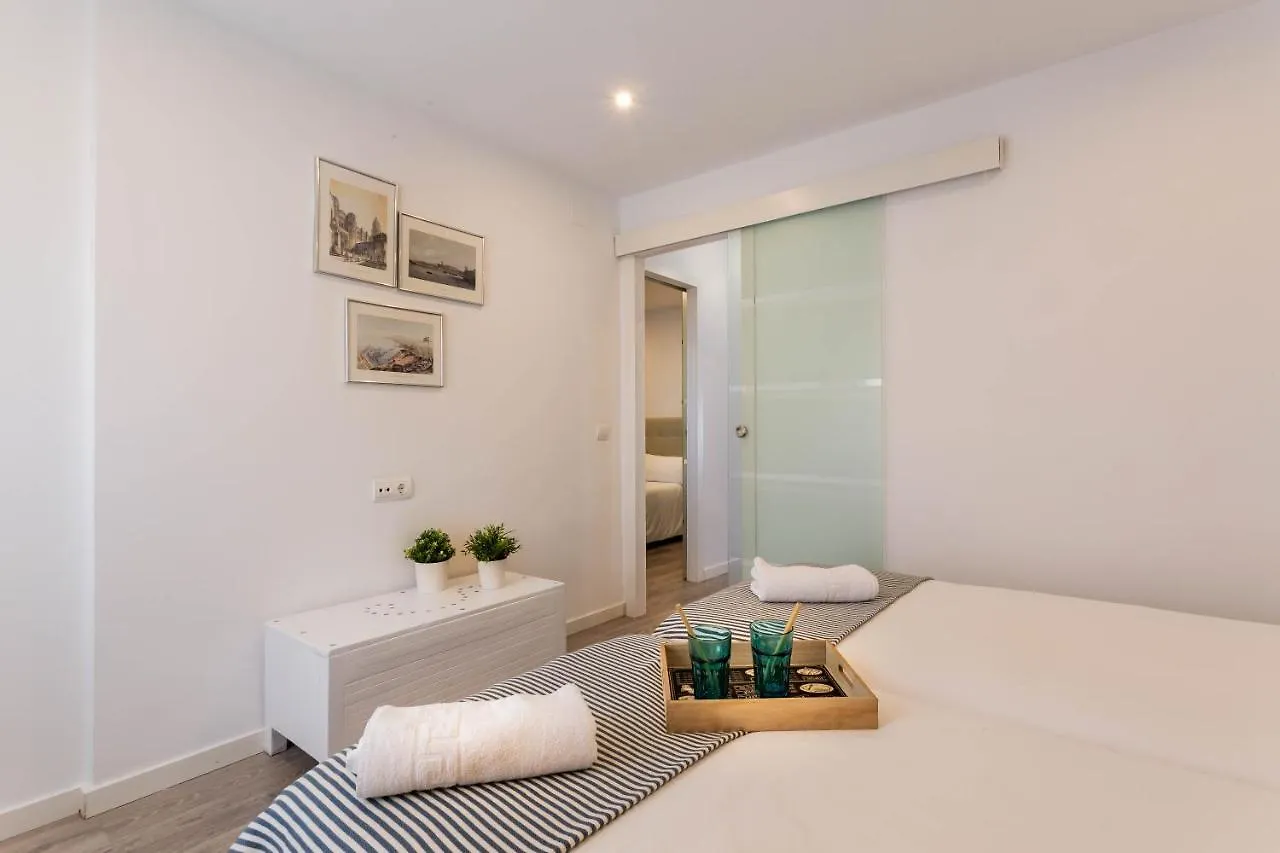 Blue & Red By Sol Maestranza Apartment Malaga